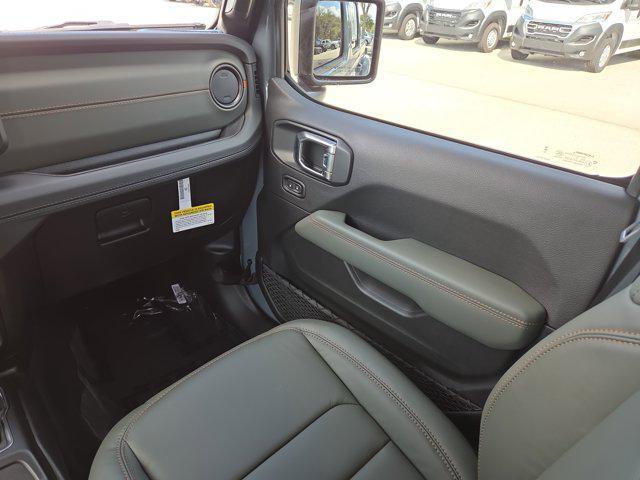 new 2025 Jeep Gladiator car, priced at $53,372