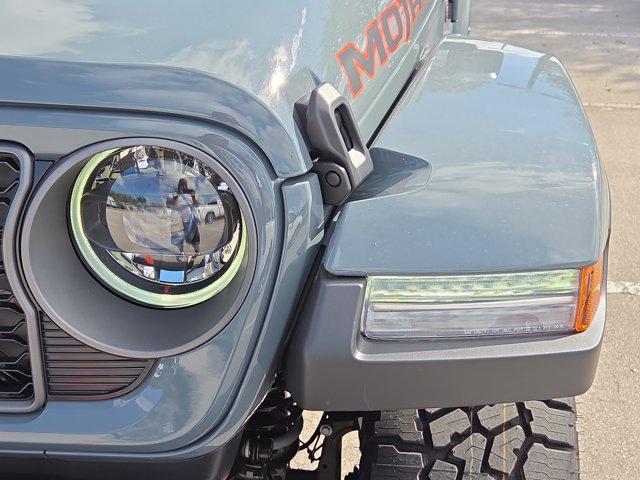 new 2025 Jeep Gladiator car, priced at $53,372