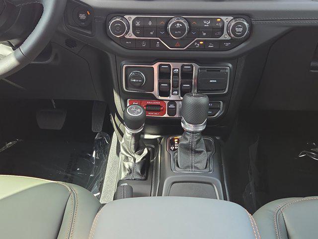 new 2025 Jeep Gladiator car, priced at $53,372