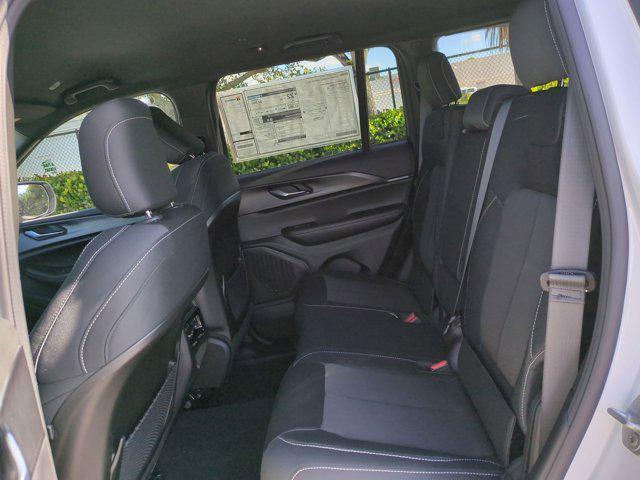 new 2025 Jeep Grand Cherokee car, priced at $30,177