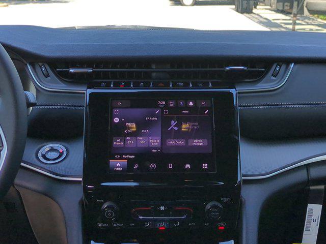 new 2025 Jeep Grand Cherokee car, priced at $30,177