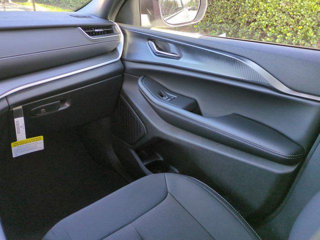 new 2025 Jeep Grand Cherokee car, priced at $30,177