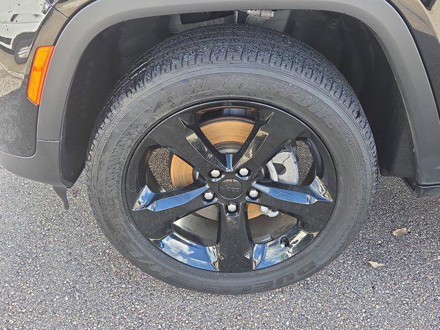 used 2024 Jeep Grand Cherokee car, priced at $30,181