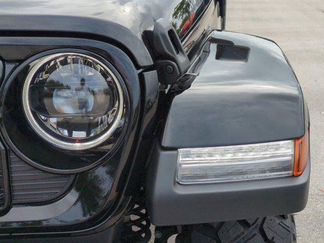 new 2025 Jeep Gladiator car, priced at $43,914