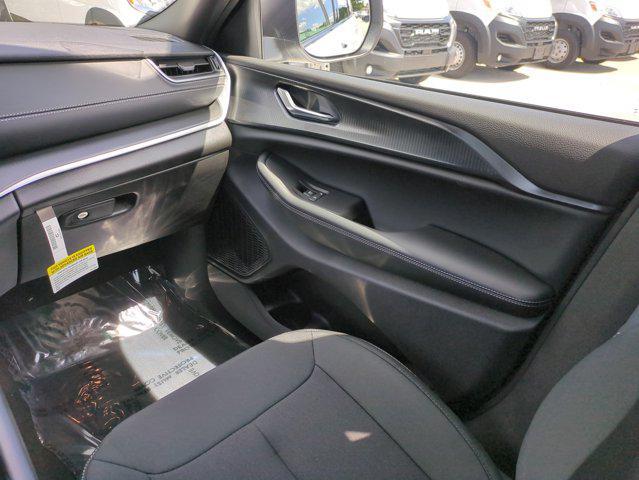 new 2025 Jeep Grand Cherokee car, priced at $31,348