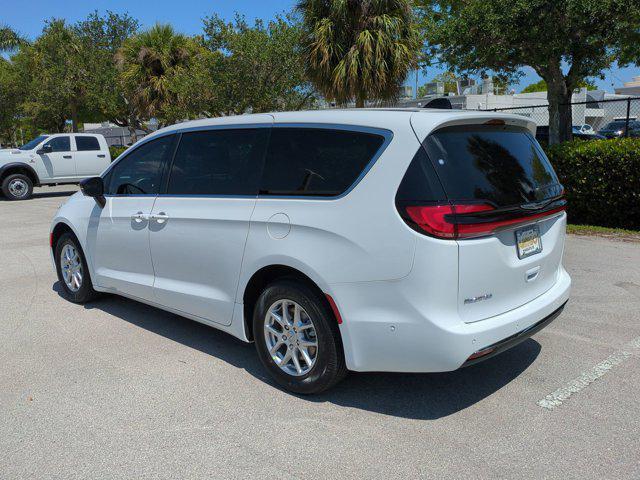new 2025 Chrysler Pacifica car, priced at $44,833