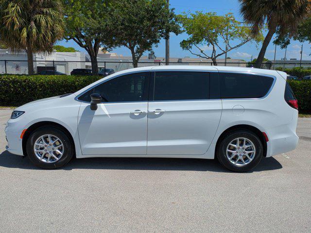 new 2025 Chrysler Pacifica car, priced at $44,833
