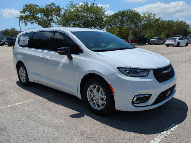 new 2025 Chrysler Pacifica car, priced at $44,833