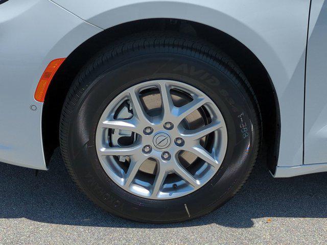 new 2025 Chrysler Pacifica car, priced at $44,833