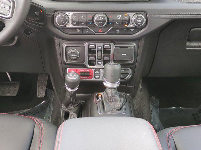 new 2025 Jeep Wrangler car, priced at $60,313