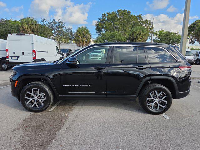 new 2025 Jeep Grand Cherokee car, priced at $36,060
