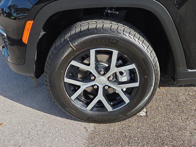 new 2025 Jeep Grand Cherokee car, priced at $36,060