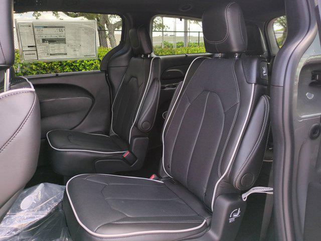 new 2025 Chrysler Pacifica car, priced at $46,323