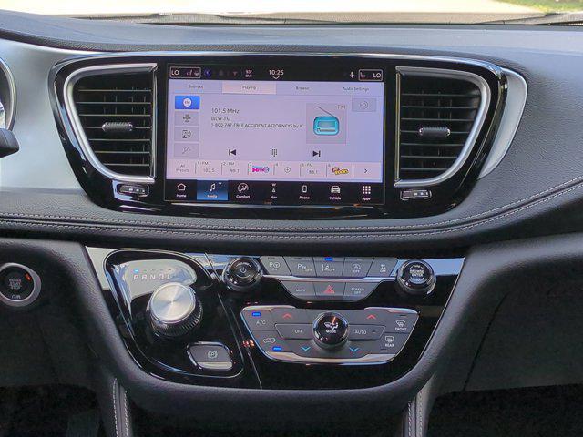 new 2025 Chrysler Pacifica car, priced at $46,323