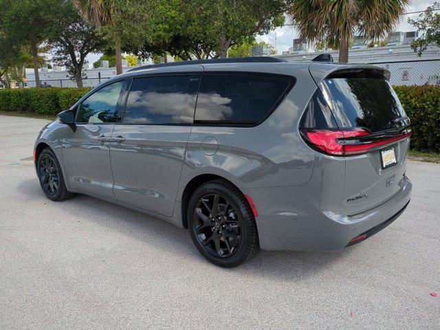 new 2025 Chrysler Pacifica car, priced at $46,323