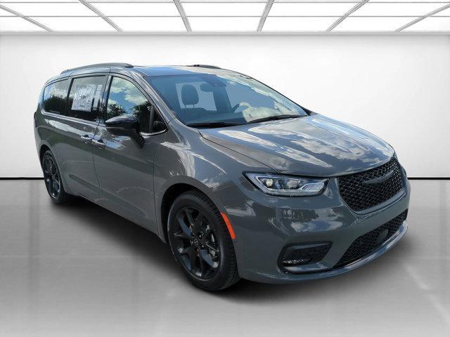 new 2025 Chrysler Pacifica car, priced at $46,323
