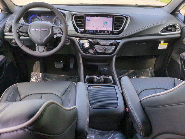new 2025 Chrysler Pacifica car, priced at $46,323