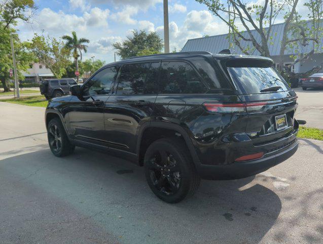 new 2024 Jeep Grand Cherokee car, priced at $36,175