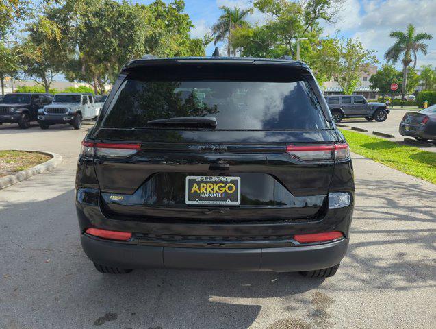 new 2024 Jeep Grand Cherokee car, priced at $36,175