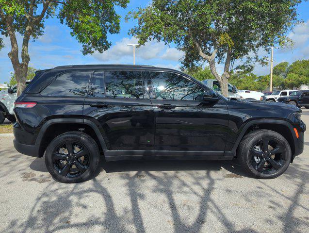 new 2024 Jeep Grand Cherokee car, priced at $36,175