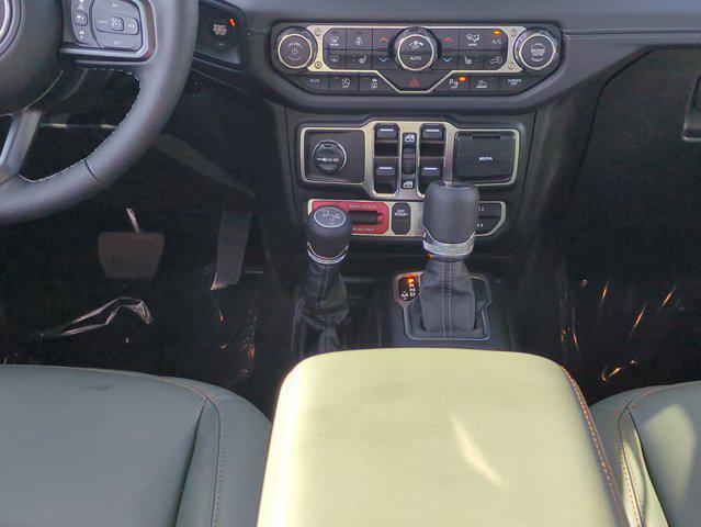 new 2025 Jeep Gladiator car, priced at $52,678