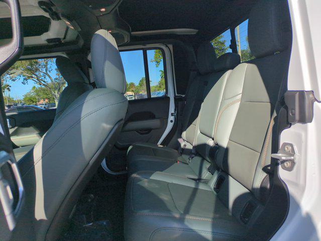 new 2025 Jeep Gladiator car, priced at $52,678