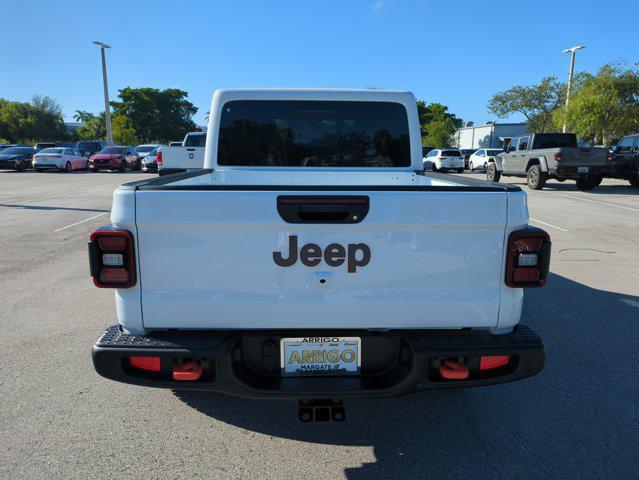 new 2025 Jeep Gladiator car, priced at $52,678
