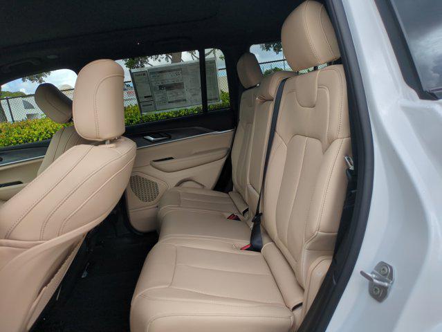 new 2025 Jeep Grand Cherokee car, priced at $47,793