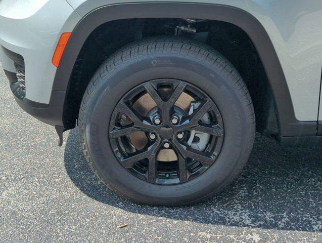 new 2024 Jeep Grand Cherokee L car, priced at $39,525