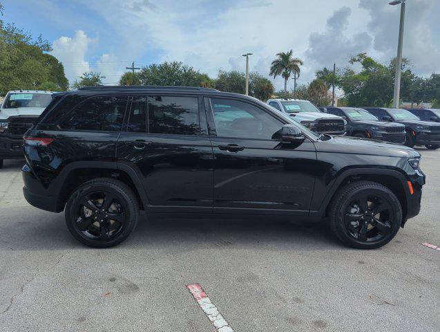 new 2024 Jeep Grand Cherokee car, priced at $47,235