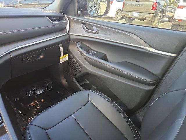 new 2025 Jeep Grand Cherokee L car, priced at $45,352