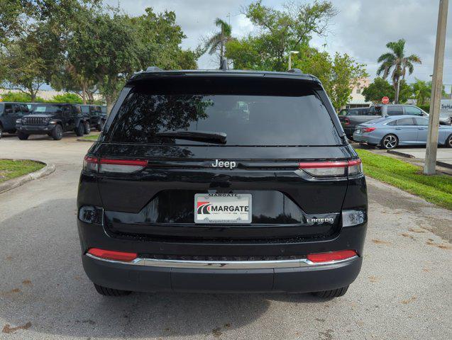 new 2025 Jeep Grand Cherokee car, priced at $34,175