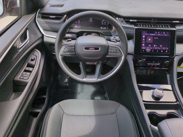 new 2025 Jeep Grand Cherokee car, priced at $35,078