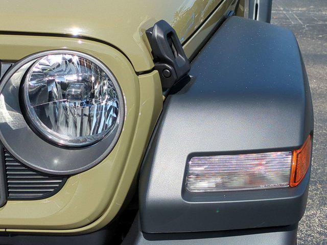new 2025 Jeep Wrangler car, priced at $32,784