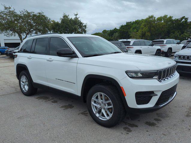 new 2025 Jeep Grand Cherokee car, priced at $33,580