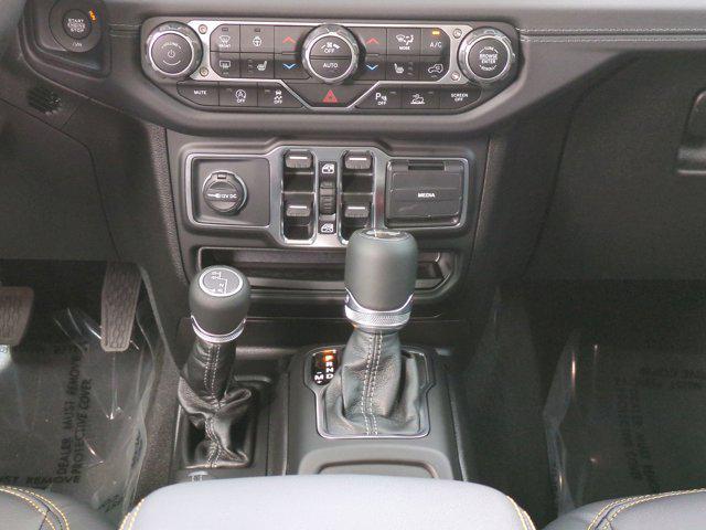 new 2025 Jeep Wrangler car, priced at $48,040