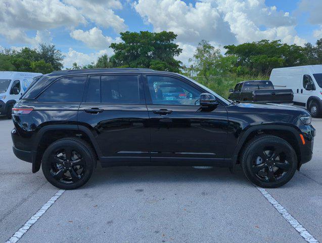 new 2024 Jeep Grand Cherokee car, priced at $36,600