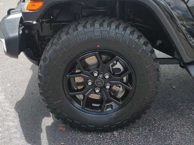 new 2025 Jeep Gladiator car, priced at $41,377
