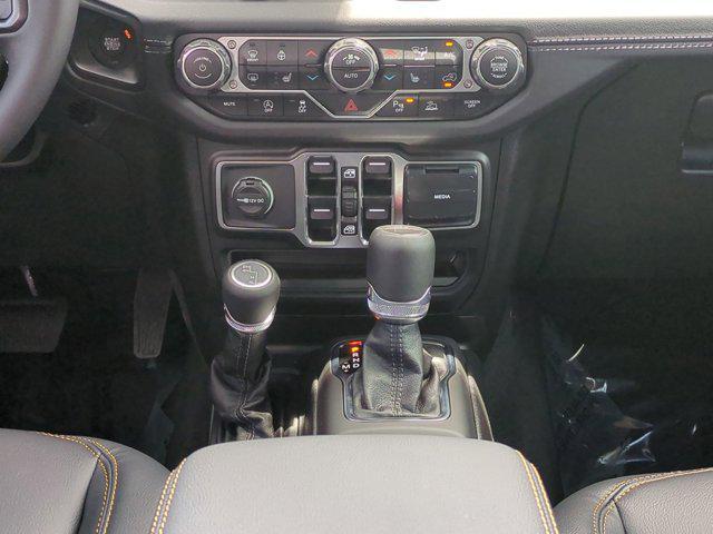 new 2025 Jeep Gladiator car, priced at $41,377