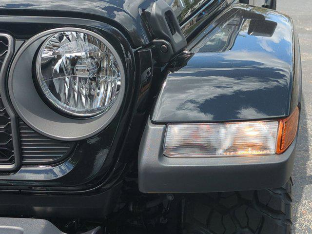 new 2025 Jeep Gladiator car, priced at $41,377