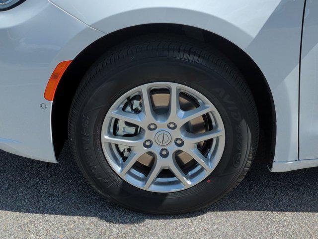 new 2025 Chrysler Pacifica car, priced at $40,689