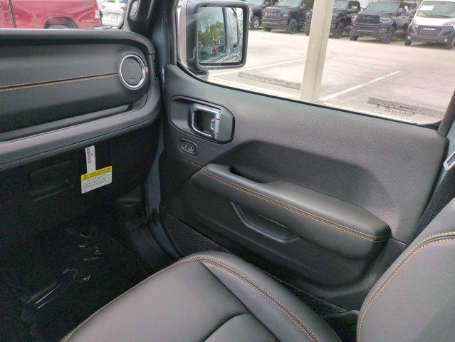 new 2025 Jeep Gladiator car, priced at $41,655