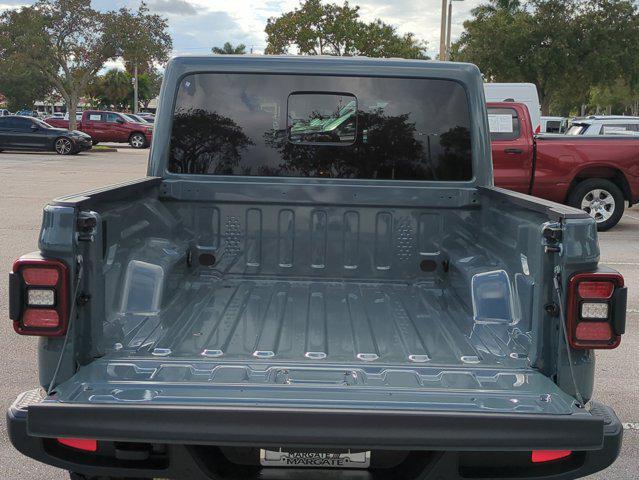 new 2025 Jeep Gladiator car, priced at $41,655