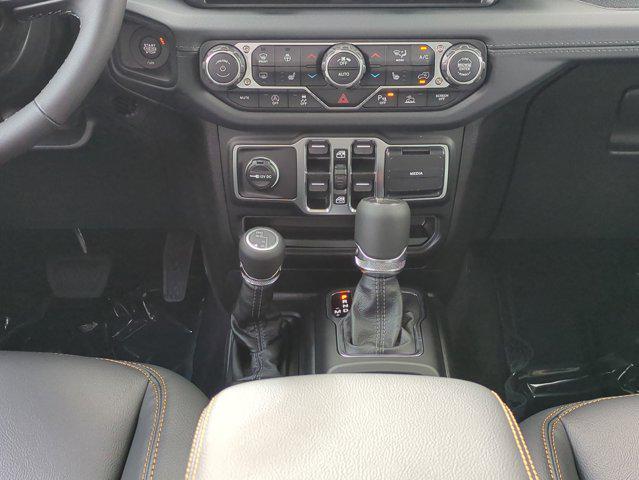 new 2025 Jeep Gladiator car, priced at $41,655