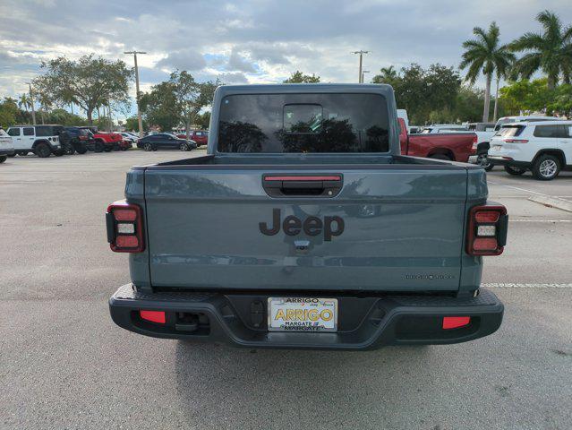 new 2025 Jeep Gladiator car, priced at $41,655