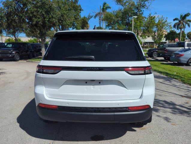 new 2024 Jeep Grand Cherokee car, priced at $36,005