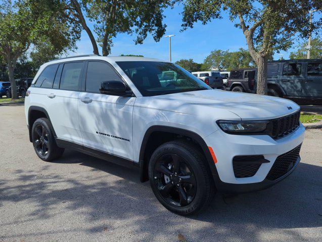 new 2024 Jeep Grand Cherokee car, priced at $36,005