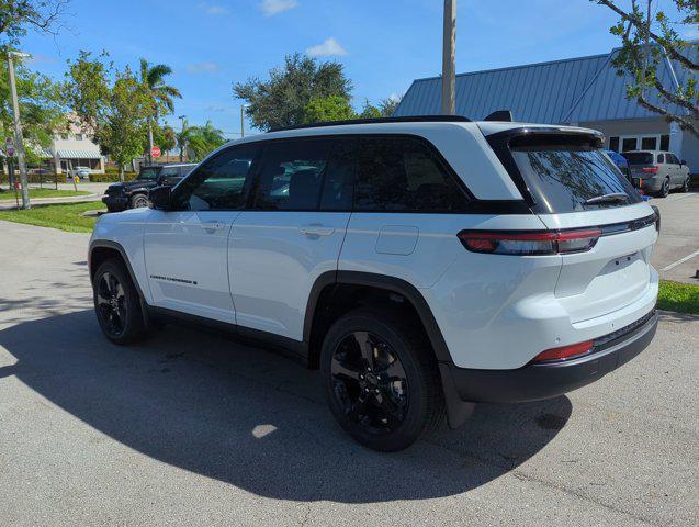 new 2024 Jeep Grand Cherokee car, priced at $36,005