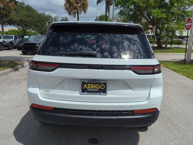 new 2024 Jeep Grand Cherokee car, priced at $35,580