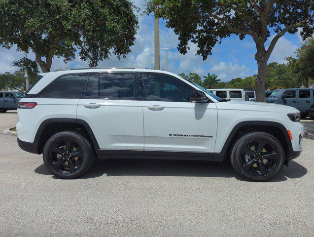 new 2024 Jeep Grand Cherokee car, priced at $35,580